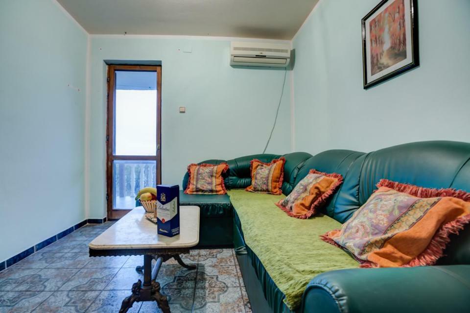 Sunny Hostel Будва Экстерьер фото