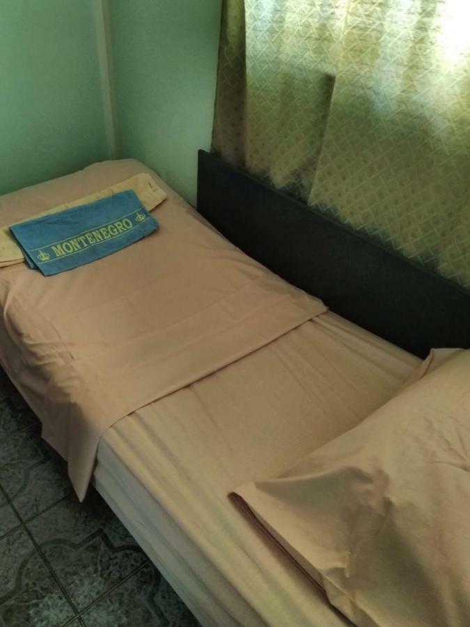 Sunny Hostel Будва Экстерьер фото